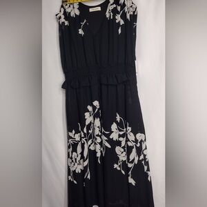 Taylor Floral Black and White Dress size 20W brand new w tags